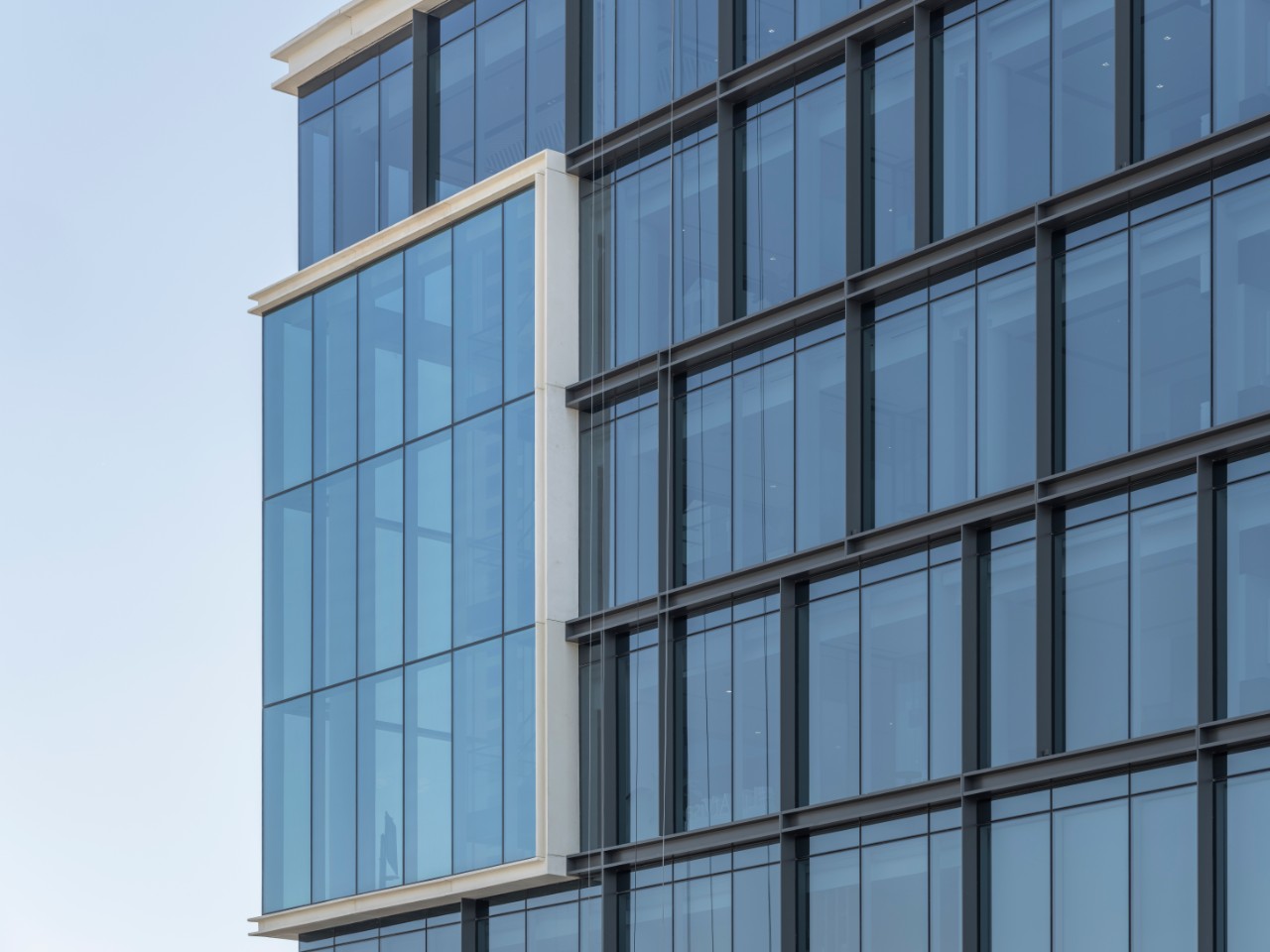 project_DSSteelGrey_UAE_Dubai_NewVisaHQ